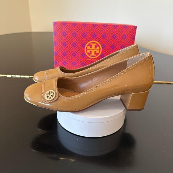 NWT Authentic Luxury Minimalist Tory Burch Patent Leather Pump/Shoes - Picture 12 of 17